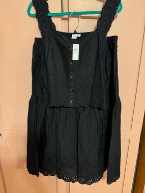 GAP Black Eyelet crop tank and matching skirt.